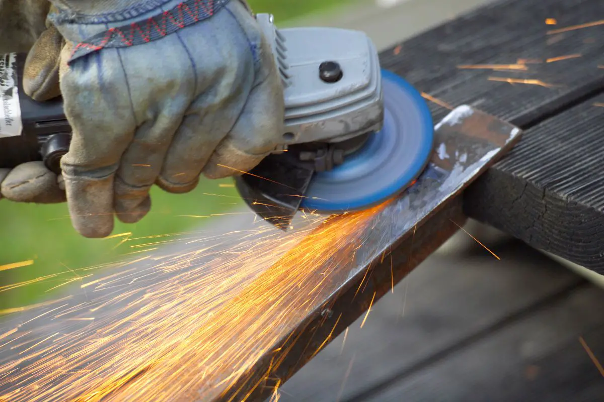 How To Use A Handheld Angle Grinder