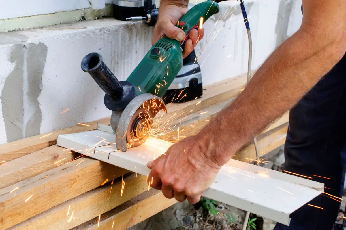 Top 5 Tips For Cutting Straight With An Angle Grinder